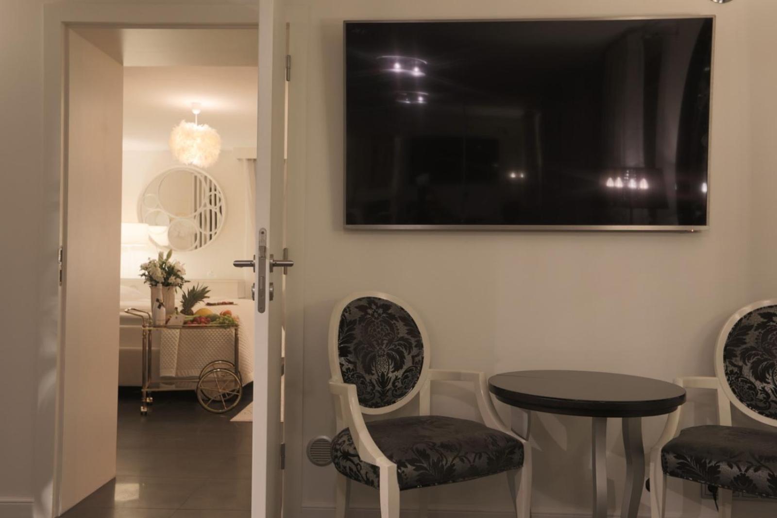 Diamond Prywatny Basen & Sauna Apartament Poznan Apartment